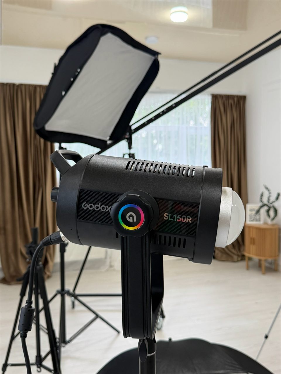 Godox SL150R RGB + рефлектор